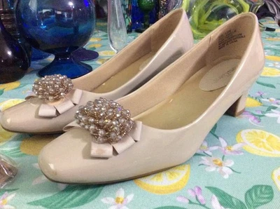 Zapatos de tacón bajo Torta Caliente vintage años 50 para mujer talla 10M beige charol Foto 1 de 4
