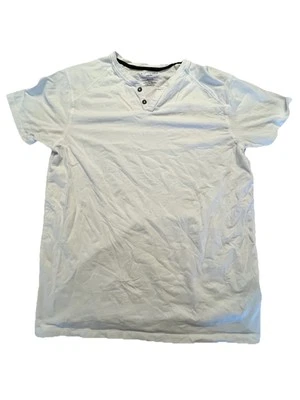 Camisa suéter blanca lisa de manga corta Kenneth Cole para hombre talla mediana Foto 1 de 4