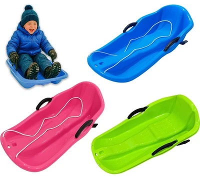 Kinderschlitten mit Bremsen & Zugseil – rutschfest, leicht, 3 Farben, 84x39 cm - Bild 1 von 4