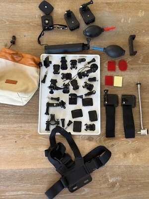 ENORME Juego de Accesorios GoPro (40+) Y GoPro Hero 3+ Negro Foto 1 de 4