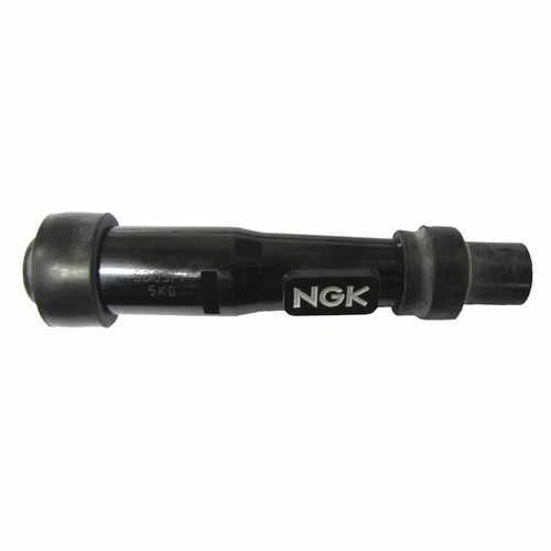 Tapa de bujía NGK SD05FP negra para Husqvarna SMS 630 (4T) 2011 Foto 1 de 1