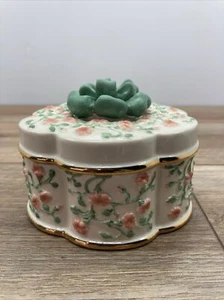 LENOX by PARVANNEAH HOLLOWAY KEEPSAKE COMFY COZY TRINKET BOX 4 1/2" DIAMETER - Picture 1 of 10