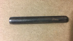 38-31632 - Ein neuer Spiralrollbolzen für IH 454, 460, 544, 560, 574, 584 Traktoren - Bild 1 von 2