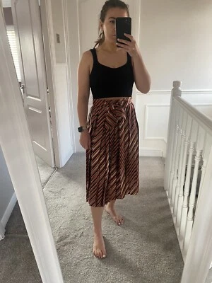 Falda plisada a rayas traje mango - pequeña Foto 1 de 3