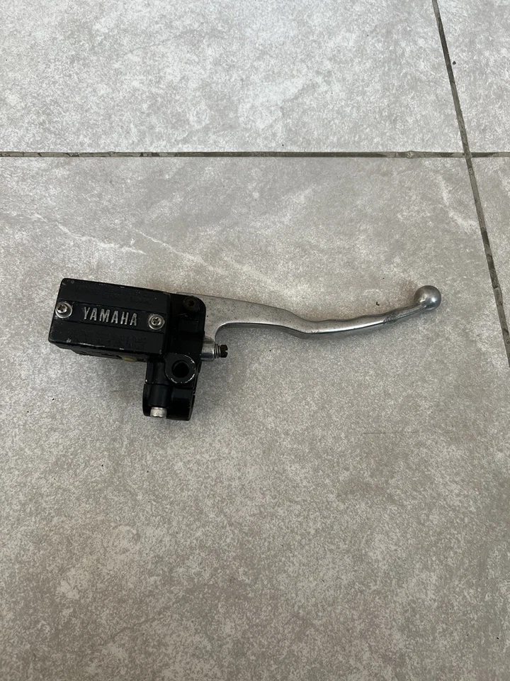 Yamaha XJ750 XJ 750 RJ 1982 SECA MSTR montaje de cilindro Foto 1 de 2