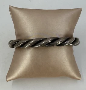 925 Signed Silpada Twisted Cuff Bracelet Size 7 - Picture 1 of 5