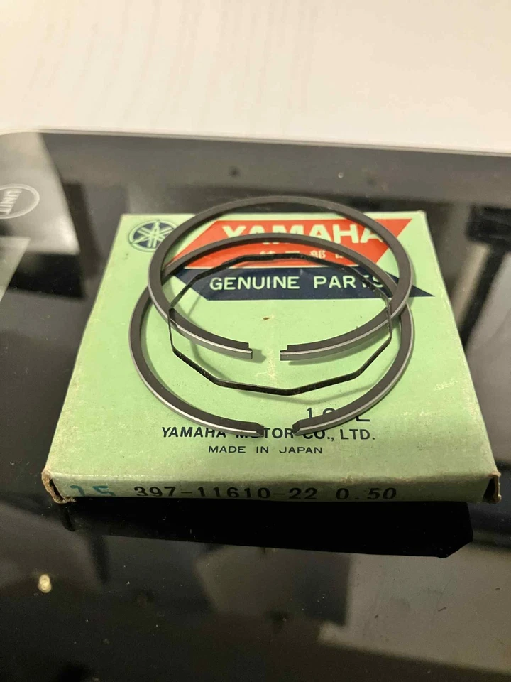 GENUINO OEM NOS YAMAHA RD200 SEGUNDO GRAN TAMAÑO + ANILLOS DE PISTÓN DE 0,50 MM 397-11610-22 Foto 1 de 1