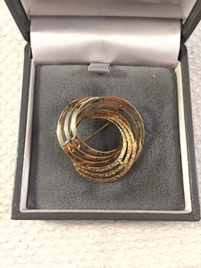 9ct Gold Modernist Swirl Brooch by DJ, 3.26 grams - Picture 1 of 12