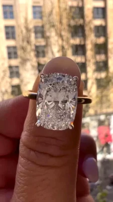 Anillo solitario de diamantes cultivados en laboratorio IGI 4,20 TCW corte cojín oro macizo de 14 k Foto 1 de 4