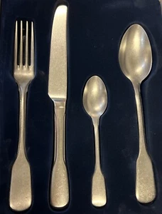 IKEA GLASYRER 24-teilig Besteckset Edelstahl Messer Gabel  Löffel, 303.264.36  - Bild 1 von 5