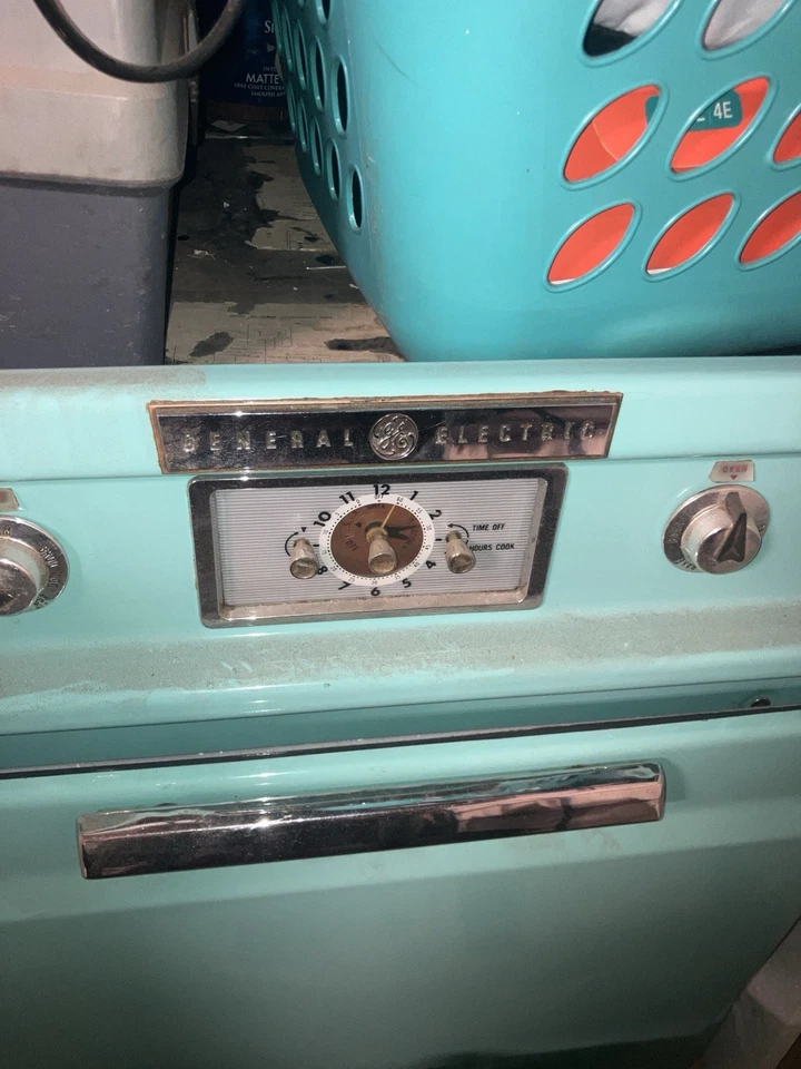 Horno de pared GE vintage con gabinete - verde espuma de mar - años 50’s Foto 1 de 1