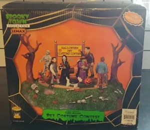 NOS RETIRED Lemax SPOOKY TOWN Halloween PET COSTUME CONTEST Lights Up 2009 (SHF) - Picture 1 of 7