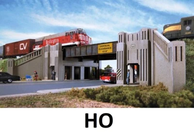 HO Art Deco Highway Bridge Underpass "BUILDING KIT" Walthers 933-3190 - Image 1 of 3