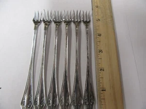 926. ROGERS & BRO. A1 Set of 6 Seafood Cocktail Forks - Picture 1 of 3