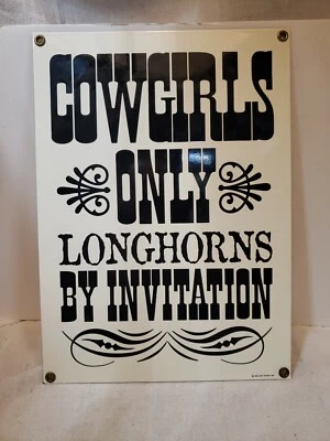 Letrero de hojalata de metal Ande Rooney 8"x12" solo vaqueras Longhorns por invitación de colección 1998 Foto 1 de 4