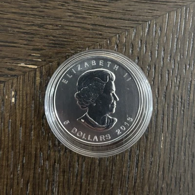 Hoja de arce canadiense 2013 plata $5 1 oz. MONEDA DE LINGOTES DE PLATA FINA 9999 / BU-UNC Foto 1 de 4