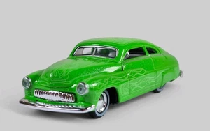 1949 MERCURY CUSTOM COUPE Diorama Collectible DieCast Model Car 1:64 Green LOOSE - Picture 1 of 8