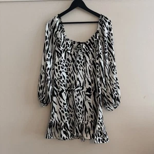Wednesday’s Girl SIZE 8 UK Black Off The Shoulder Short Long Sleeve Flare Dress - Picture 1 of 9