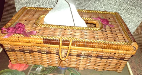 VINTAGE NATURAL WICKER FACIAL TISSUES BOX HINGED LID  EMBELLISHED COTTAGE CORE Cover
