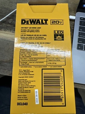 DEWALT 20V MAX* LED Work Light/Flashlight (DCL040) (Tool Only) - Image 1 of 2