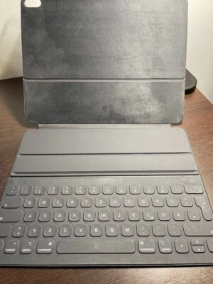 Apple iPad Smart Keyboard Folio (für iPad Pro 12,9“ 3. Generation) - Bild 1 von 4