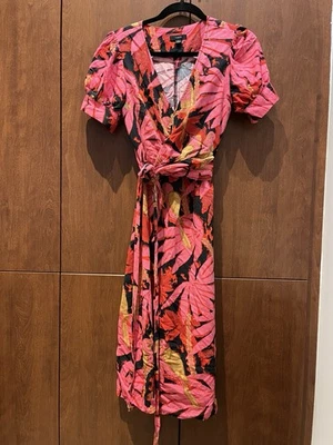 J. Vestido largo midi envolvente floral tropical Crew para mujer talla mediana 6 Foto 1 de 4