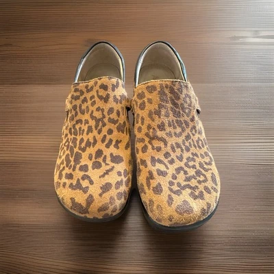 Zapatos de gamuza Kara Alegria con estampado de leopardo KAR-402X ropa de trabajo para mujer talla 40 EE. UU. 9,5/10 Foto 1 de 4