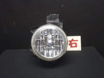 DAIHATSU Move 1998 GF-L902S Right Fog Light 8121097210000 [Used] [PA01754863] - image 1 of 3