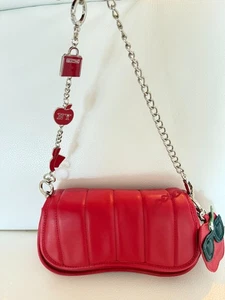 NWT STEVE MADDEN BWARREN SHOULDER BAG CLUTCH W SILVER RED CHAIN / APPLE KEYRING - Picture 1 of 9