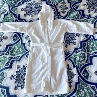100% Cotton Kids Large Hooded Bathrobe With Pockets White - Image 1 of 4