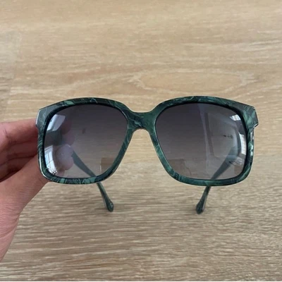 Gafas de sol para mujer Balenciaga verde cuadrado degradado 140 mm **Auténticas** Foto 1 de 4