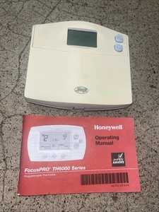 HUNTER 44260 Set and Save Programmable Thermostat - Picture 1 of 3