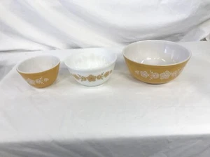 VINTAGE Pyrex Butterfly Gold Nesting Bowls (401, 402, 403) Mixing Bowls - Floral - Picture 1 of 12