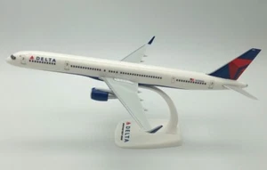 New! PPC 223083 Delta Air Lines Boeing 757-300, reg. N590NW - 1:200 scale model - Picture 1 of 3