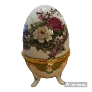 porcelain hinged trinket egg box - Picture 1 of 6