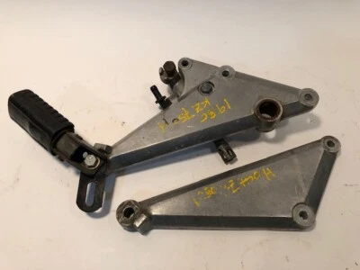 Kawasaki 1980 1981-1983 KZ750H LTD 750 650 CSR FootPeg кронштейн пара слева и справа - Изображение 1 из 4