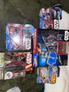 Hot Wheels Star Wars: TIE Fighter Blast-Out Battle & 3 Vehicles And Kylo REN Fig - Picture 1 of 10