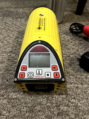 Láser de tubo Leica Piper 200 con Alignmaster y Target Foto 1 de 2