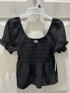 New!No Boundaries Black Smocked Woven Puffed Short Sleeve Top. Juniors Size XS. - Picture 1 of 3
