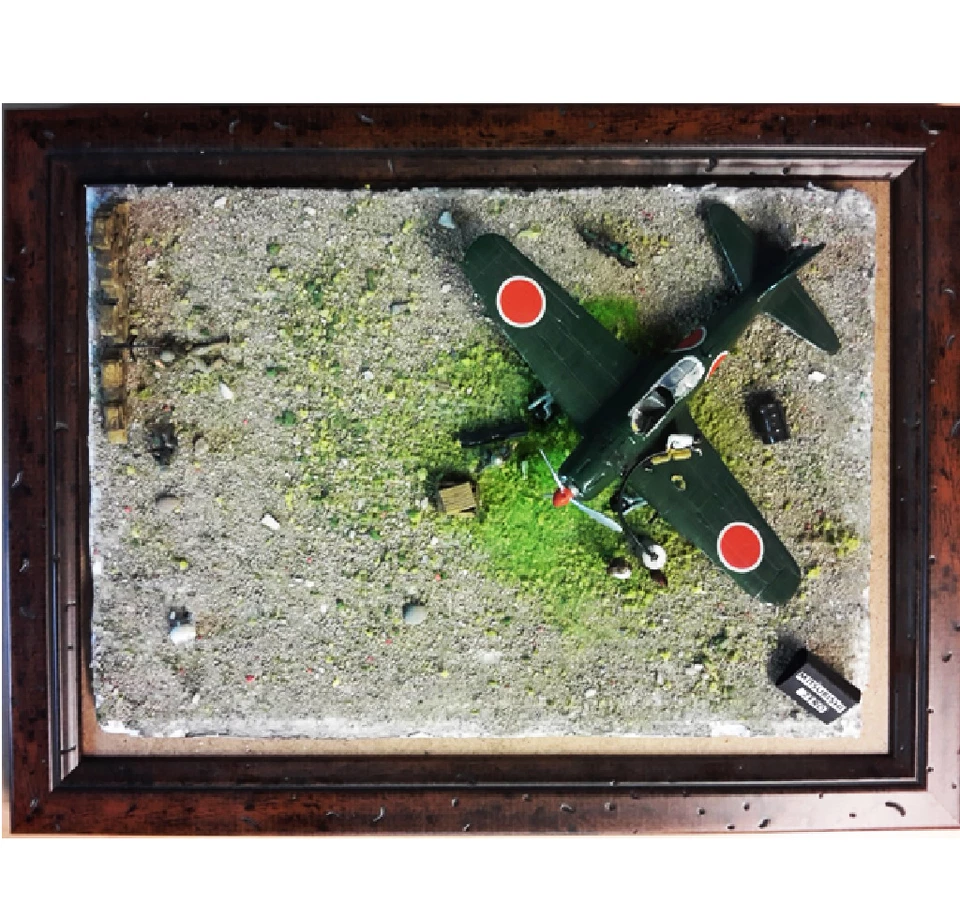 KIT IN SCALA 1/72 CON MITSUBISHI ZERO A6M E -114  DIORAMA PLASTICO - Immagine 1 di 1