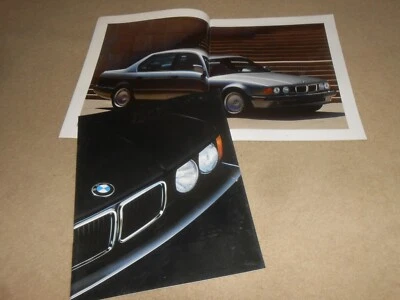 BMW 750iL 1988 folleto / enorme catálogo de 42 páginas 11,3" x 13,4" en inglés / EE. UU. Foto 1 de 4