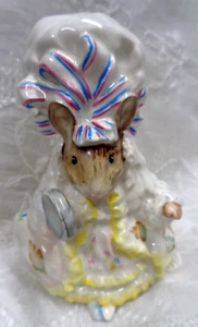 BESWICK England WARNE Beatrix Potter's LADY MOUSE TAILOR OF GLOUCESTER Figurine - Picture 1 of 7