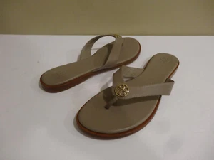 Tory Burch Benton Thong, Gray/Gold Leather Sandals Size 9M. NEW. - Picture 1 of 7