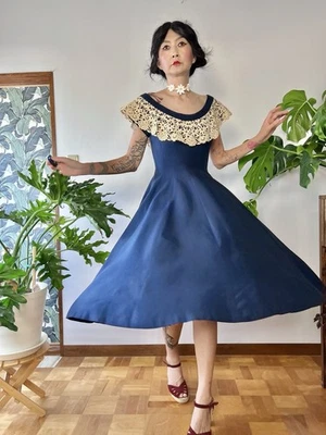 Vestido de cóctel de gabardina azul marino de la década de 1950 - Columpio de fiesta Old Hollywood Mid Century XS/S Foto 1 de 4