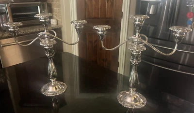WALLACE BAROQUE 一对 3 支臂烛台镀银。  14 英寸高! — 第 1/4 张图片