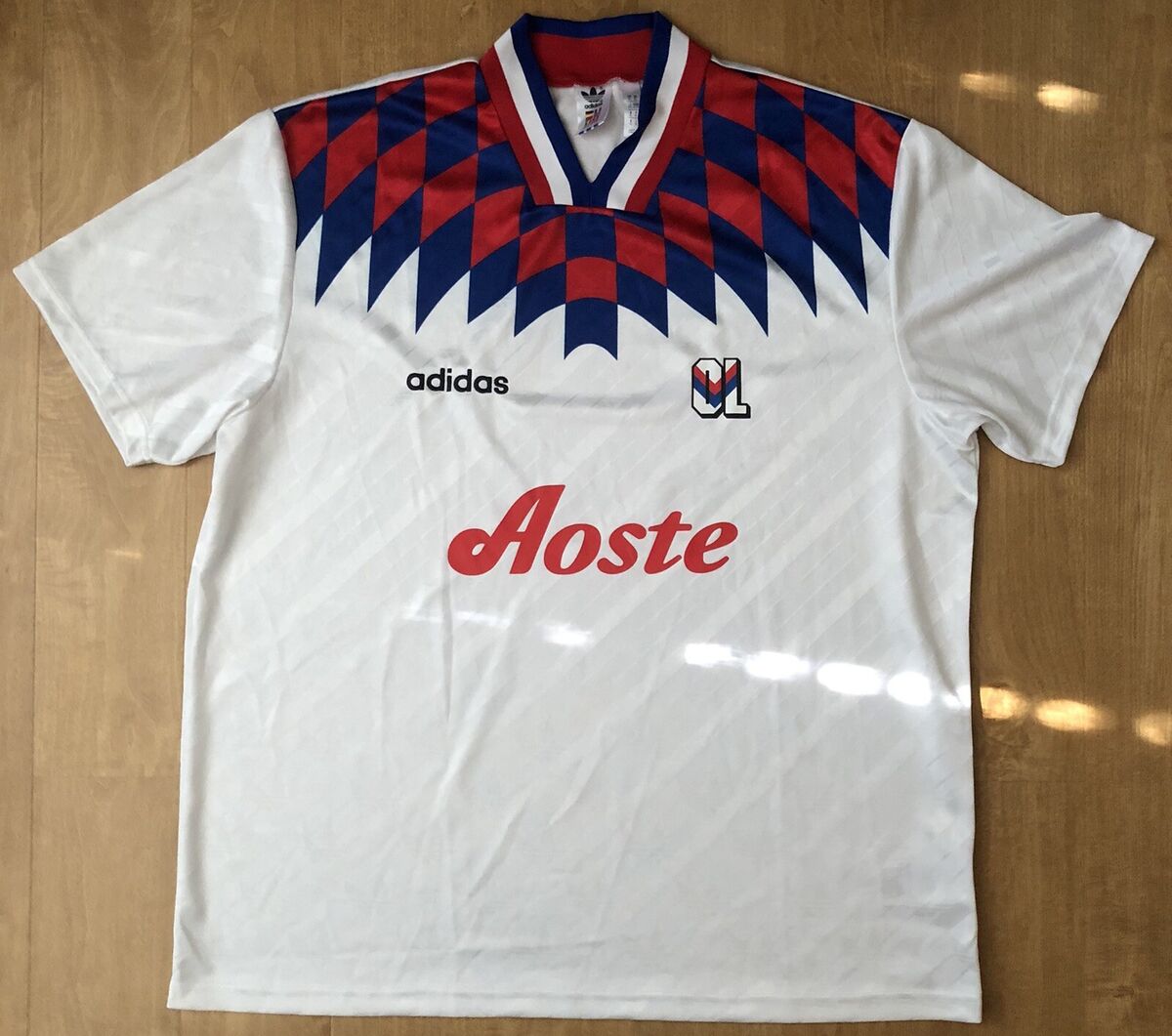 Olympique Lyonnais Size XL International Club Soccer Fan Olympique Lyonnais Size XL International Club Soccer Fan