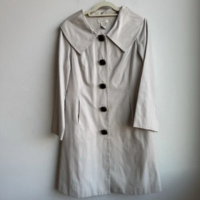 Vintage VERTIGO Paris Women Tan Trench Coat Bow Back Oversize Collar Size Medium - Image 1 of 4