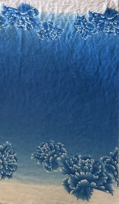 Tela de gasa transparente con estampado floral azul Ombré Foto 1 de 2