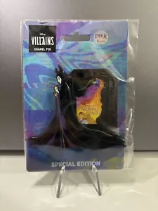 DISNEY PALM Sleeping Beauty Movie Poster MALEFICENT Pin On Pin LE 400 Sold Out! - Picture 1 of 2