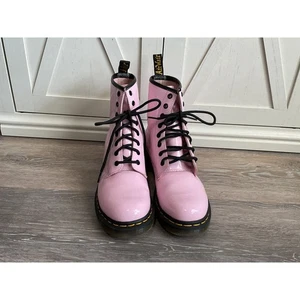 Dr. Martens Pale Pink Patent Leather Boots Size 9 Womens Grunge Festival - Picture 1 of 7